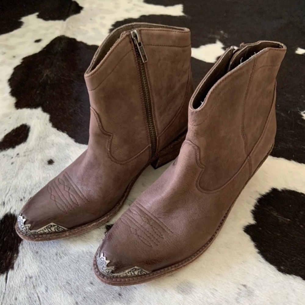 Spell and the gypsy skull tan boot- 39
